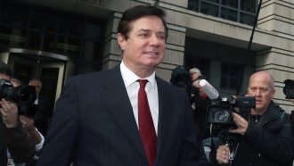Paul Manafort Violated Bail Agreement, Robert Mueller's Team Says