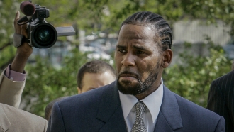 2008 photo of R. Kelly arriving at court.