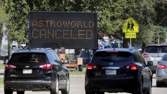 Sign announcing the cancellation of Astroworld.