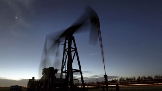A pumping unit sucks oil from the ground near Greensburg, Kansas