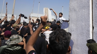Clashes Erupt After Iraqi Shiite Cleric Resigns; 3 Protesters Dead