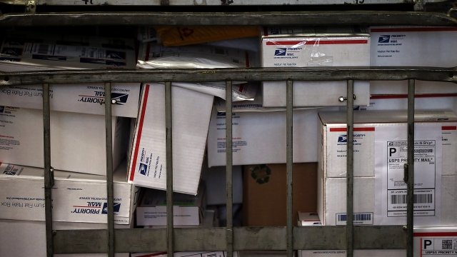 usps suspicious package poster