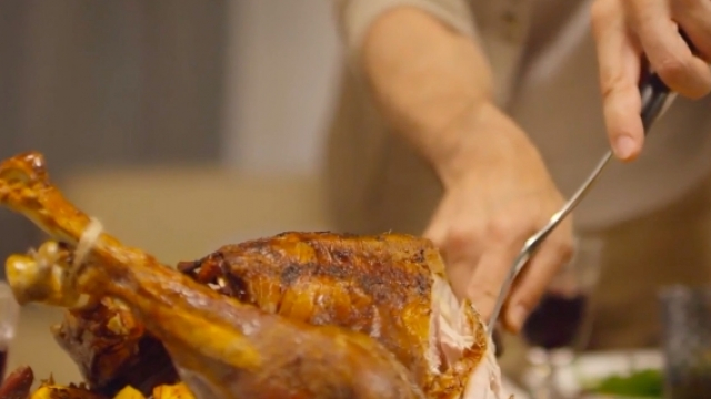 What's The Risk Of Hosting Thanksgiving Dinner?