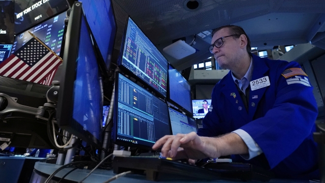 U.S. Stocks Start Higher, Regain Footing After Slump Friday