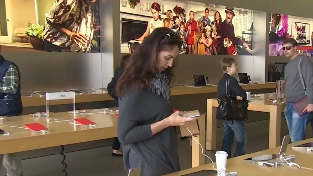 Apple Restores Mask Mandate At All U.S. Stores