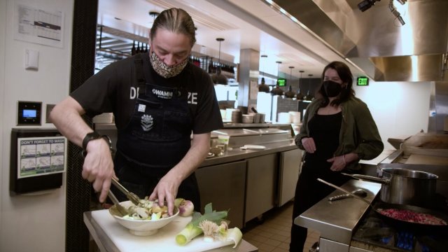 Indigenous Chefs Are Trying To ‘De-Colonize’ American Diets (VIDEO)