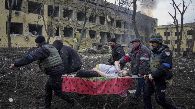 Airstrike Hits Ukraine Maternity Hospital, 17 Reported Hurt