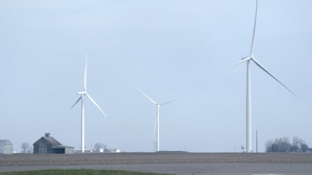 Illinois Wind Farm Draws Mixed Feelings From Local Farmers