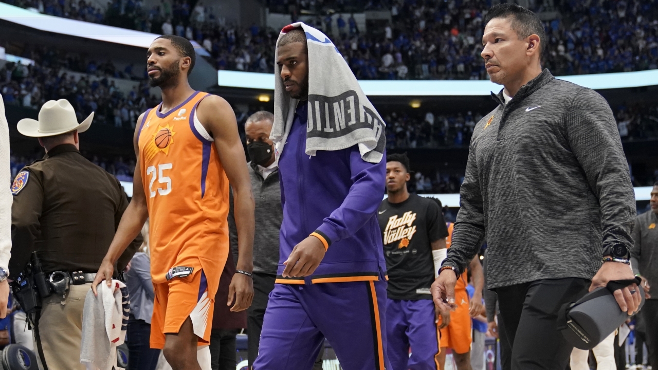 Phoenix Suns guard Chris Paul